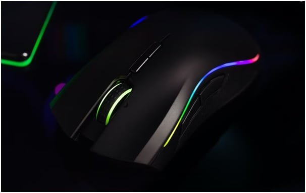 A Comprehensive Review of Razer Deathadder V2 Wired Gaming Mouse