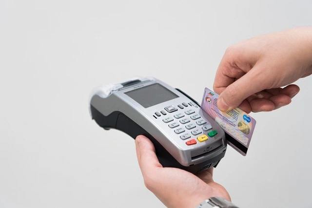 Should You Use Credit Cards For High-Risk Payments?