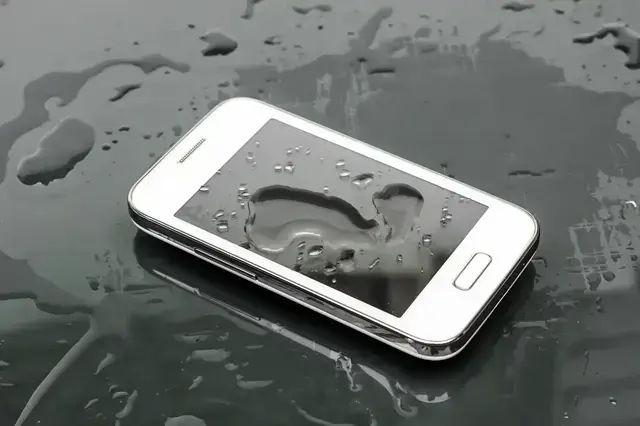 How Early Detection Can Lower Your iPhone Water Damage Repair Cost